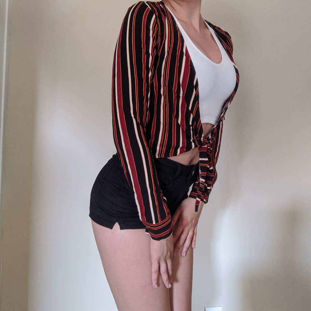Long sleeve Striped Red Tie-up Crop Top
